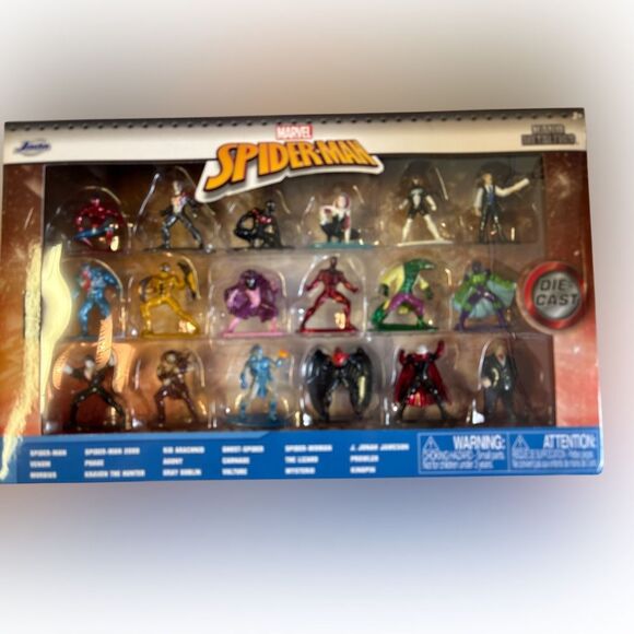Nwt Spider-Man’s metal nano figs - Picture 1 of 2